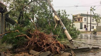 Siêu bão số 10: Cả nước 6 người chết, miền Trung bị tàn phá tan hoang