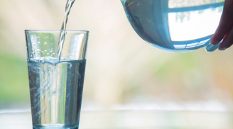 Nếu mỗi buổi trưa bạn uống 1 cốc nước lọc để lạnh điều gì sẽ xảy ra với cơ thể sau 1 tuần?