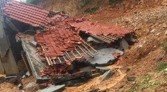 Sập nhà trong cơn đại lũ ở Thanh Hóa, 2 cha con tử vong trong đau đớn