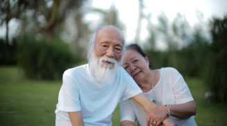 Trước khi mất, thầy Văn Như Cương vẫn không quên ôm vợ, đặt mua thuốc thang cho người phụ nữ mình yêu thương nhất