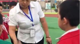 Clip: Cô giáo dùng giày cao gót đánh, đạp học sinh tiểu học gây phẫn nộ