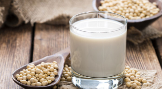 Dấu hiệu nhận biết sữa đậu nành pha hóa chất để không uống nhầm kẻo đường ra nghĩa địa kéo rất gần