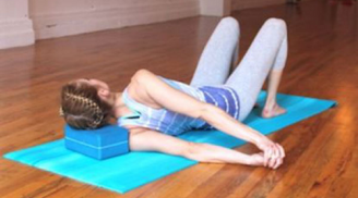 Chữa đau vai gáy bằng các động tác yoga