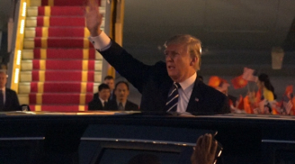 Tổng thống Donald Trump đặt chân đến Hà Nội: Những hình ảnh đầu tiên