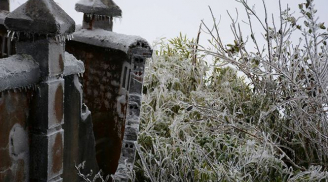 Tin không khí lạnh mới nhất: Băng tuyết phủ trắng Mẫu Sơn và đỉnh Phia Oắc ở Cao Bằng, Hà Nội lạnh tái tê