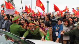 Những người hùng của U23 Việt Nam quá khổ vì được... yêu trong ngày trở về!
