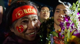 Hé lộ nỗi lòng giấu kín của mẹ Công Phượng U23 Việt Nam khi con bị 'lãng quên' ngày trở về