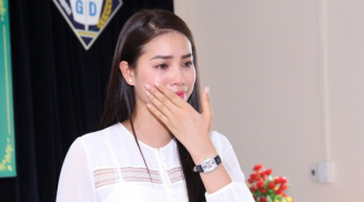 Hoa hậu Phạm Hương khóc nấc vì mùa Tết đầu tiên thiếu vắng cha
