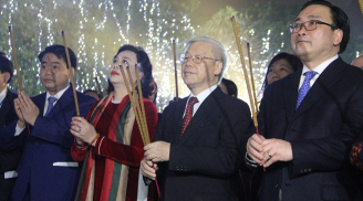 Tổng bí thư dâng hương tại tượng đài Lý Thái Tổ chuẩn bị đón chào năm mới