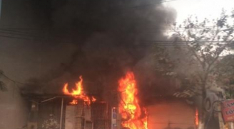 Cháy kinh hoàng ngà mùng 2 Tết: Xưởng sửa chữa lốp ôtô bị nhấn chìm trong biển lửa