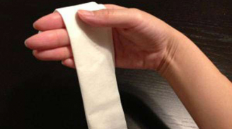 Xem bà mẹ Nhật bày cách xử lý khi con bị sổ mũi bằng giấy vệ sinh