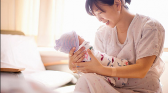 Chuyên gia khuyên gì về việc kiêng cữ đối với phụ nữ sau sinh?