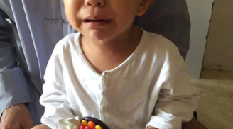 Bé trai 3 tuổi bị bỏ rơi trước cổng chùa ở Tiền Giang