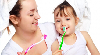 Cách chăm sóc răng sữa cho bé trong từng giai đoạn