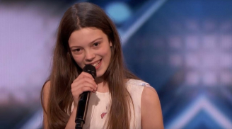 Màn biểu diễn quá đáng yêu của cô bé đến từ The Voice Kids Anh khiến tất cả giám khảo phải đứng bật dậy