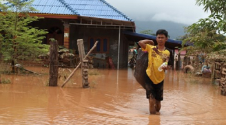 Vụ vỡ đập thủy điện kinh hoàng ở Lào: Ám ảnh mùi xác chết sộc lên khắp nơi
