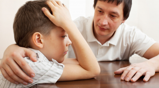 Những hành vi của cha mẹ khiến con lớn lên bất hiếu