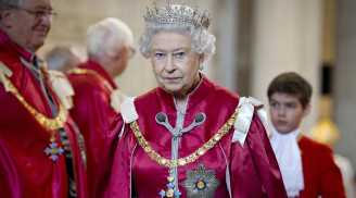 Chỉ có một người dám phá vỡ quy tắc đã chứng minh Nữ hoàng Elizabeth là một 'cú đêm' đích thực