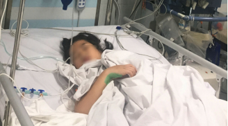 Điều dưỡng khóc nức nở trước câu hỏi của bé gái 10 tuổi đứt lìa chân sau tai nạn