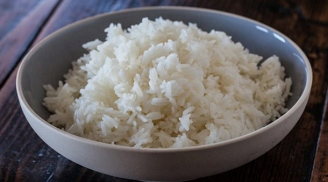 4 mẹo cực hay giúp chị em giữ cơm ăn thừa không bị ôi thiu, đừng bỏ đi mà 'phải tội'