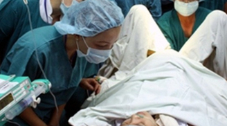 Hà Nam: Mẹ con sản phụ 29 tuổi tử vong sau gây tê mổ đẻ