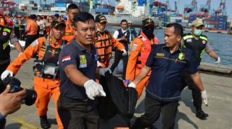 Tìm thấy thi thể 18 nạn nhân và xác định vị trí 2 hộp đen trong vụ máy bay rơi ở Indonesia