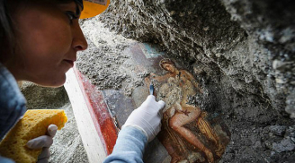 Bất ngờ phát hiện bức bích họa gợi cảm mang theo BÍ MẬT ĐỘNG TRỜI, được CHÔN GIẤU cách đây gần 2.000 năm