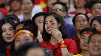 Hoa hậu Đỗ Mỹ Linh rạng rỡ trên khán đài cổ vũ tuyển Việt Nam 'gây bão'