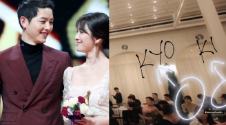 Dù phủ nhận tin đồn ly hôn, Song Hye Kyo - Song Joong Ki vẫn bị bắt gặp ngồi xa nhau trong bữa tiệc