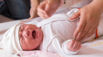 Trẻ sơ sinh SỢ NHẤT 4 điều rất nhiều bà mẹ vẫn thường xuyên làm, số 4 gây ẢNH HƯỞNG NÃO nhớ bỏ ngay