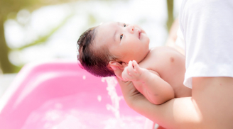 Cách tắm cho trẻ sơ sinh CHUẨN nhất, vừa sạch vừa an toàn mẹ nào cũng cần học