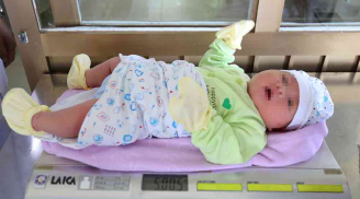 Em bé Quảng Ninh vừa chào đời đã nặng bằng trẻ 3 tháng, bác sĩ nhìn kim cân quay mà ngỡ ngàng