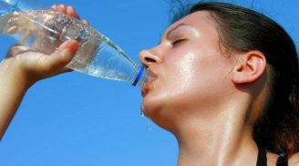 5 sai lầm nghiêm trọng khi uống nước 'âm thầm huỷ hoại' thận của bạn, cần loại bỏ ngay