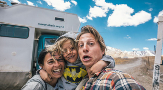 Chuyến phiêu lưu ký bằng xe tải con của gia đình 3 người khiến người xem phải thốt lên đầy ghen tị