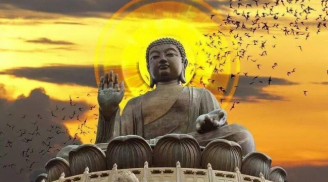 Phật dạy giúp người khác nhưng trong lòng chứa 4 tạp niệm làm phạm ác nghiệp