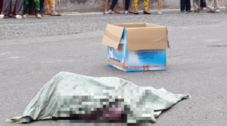 Người phụ nữ đánh rơi bao tải chứa nhiều thi thể thai nhi xuống đường