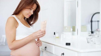 Mẹ bầu chớ dại động tới 6 món mỹ phẩm dễ gây dị tật cho thai nhi này kẻo hối hận không kịp