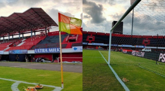 Trước trận gặp tuyển Việt Nam, đội chủ nhà Indonesia đã đặt những thứ này ở các góc sân để 'cầu may''