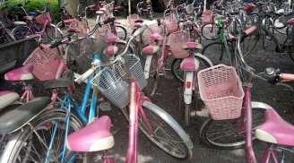 Được mẹ mua xe đạp màu hường hot trend nhưng mỗi lần lấy xe là nữ sinh lại 'khóc ròng'