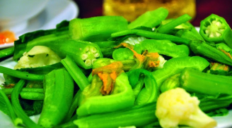 4 tuyệt chiêu giúp bạn luộc rau xanh mướt đậm vị, giàu dinh dưỡng