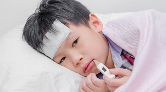4 điều cần làm khi con sốt giúp trẻ hạ nhiệt nhanh, cứu con trong gang tấc
