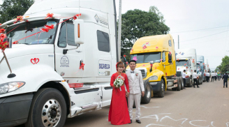 Chú rể 'chơi lớn' mang 6 xe container đi rước dâu khiến nhà gái 'trầm trồ'