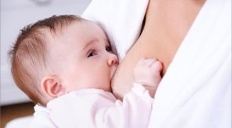 4 sai lầm khi cho trẻ sơ sinh bú, điều thứ 3 có thể gây nguy kịch cho bé