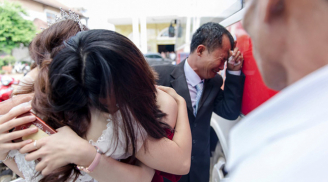 Con gái lấy chồng cách nhà chưa đến 10km nhưng bố vẫn ôm mặt khóc nức nở khi cô nàng bước lên xe hoa