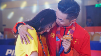 Khánh Thi bật khóc trước thành tích của Phan Hiển trong SEA Games 30