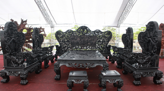 Bộ bàn ghế 27 tỷ được điêu khắc tinh xảo đến từng milimet của đại gia xứ Thanh