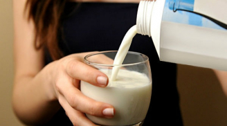 Uống 1 li sữa nóng đúng vào khung giờ này, đảm bảo dinh dưỡng tăng gấp đôi, chiều cao tăng đáng kể