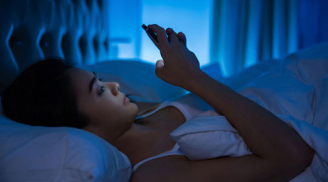 5 thói quen sử dụng điện thoại tưởng vô hại nhưng lại phá hủy sức khỏe khủng khiếp