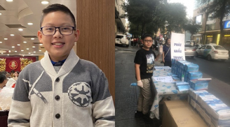 Virus Corona lây lan chóng mặt: Bé trai 11 tuổi lấy hết tiền lì xì mua khẩu trang phát miễn phí cho người dân