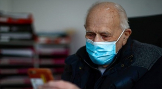 Bác sĩ 99 tuổi vẫn tham gia chống dịch Covid-19